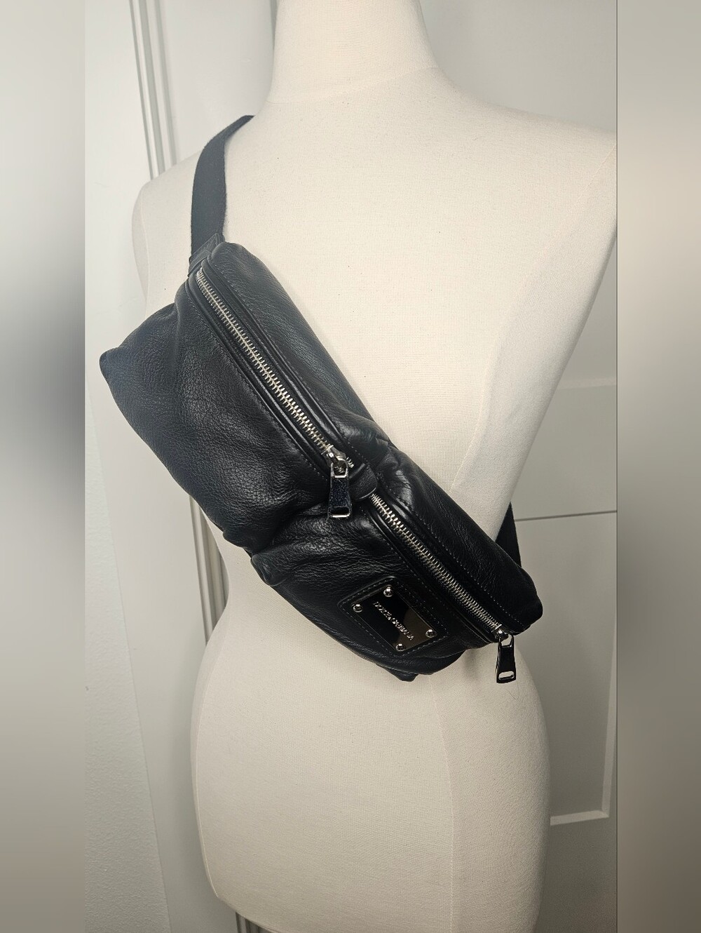 Authentic D&G Dolce & Gabbana Black Leather Belt Bag Fanny Pack Crossbody